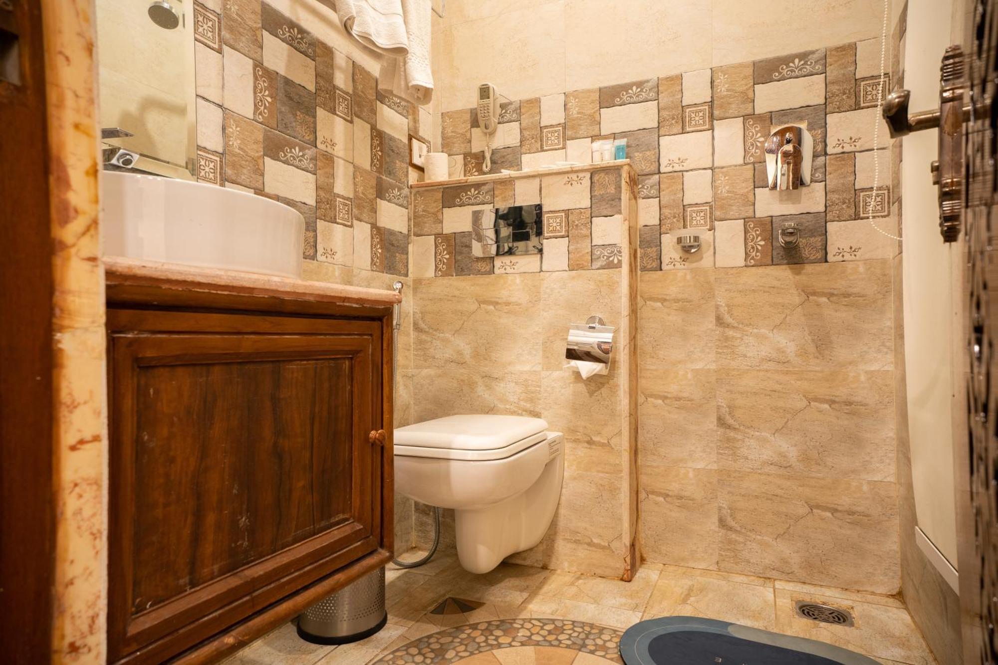 Surya Heritage Hotel Катманду Екстер'єр фото