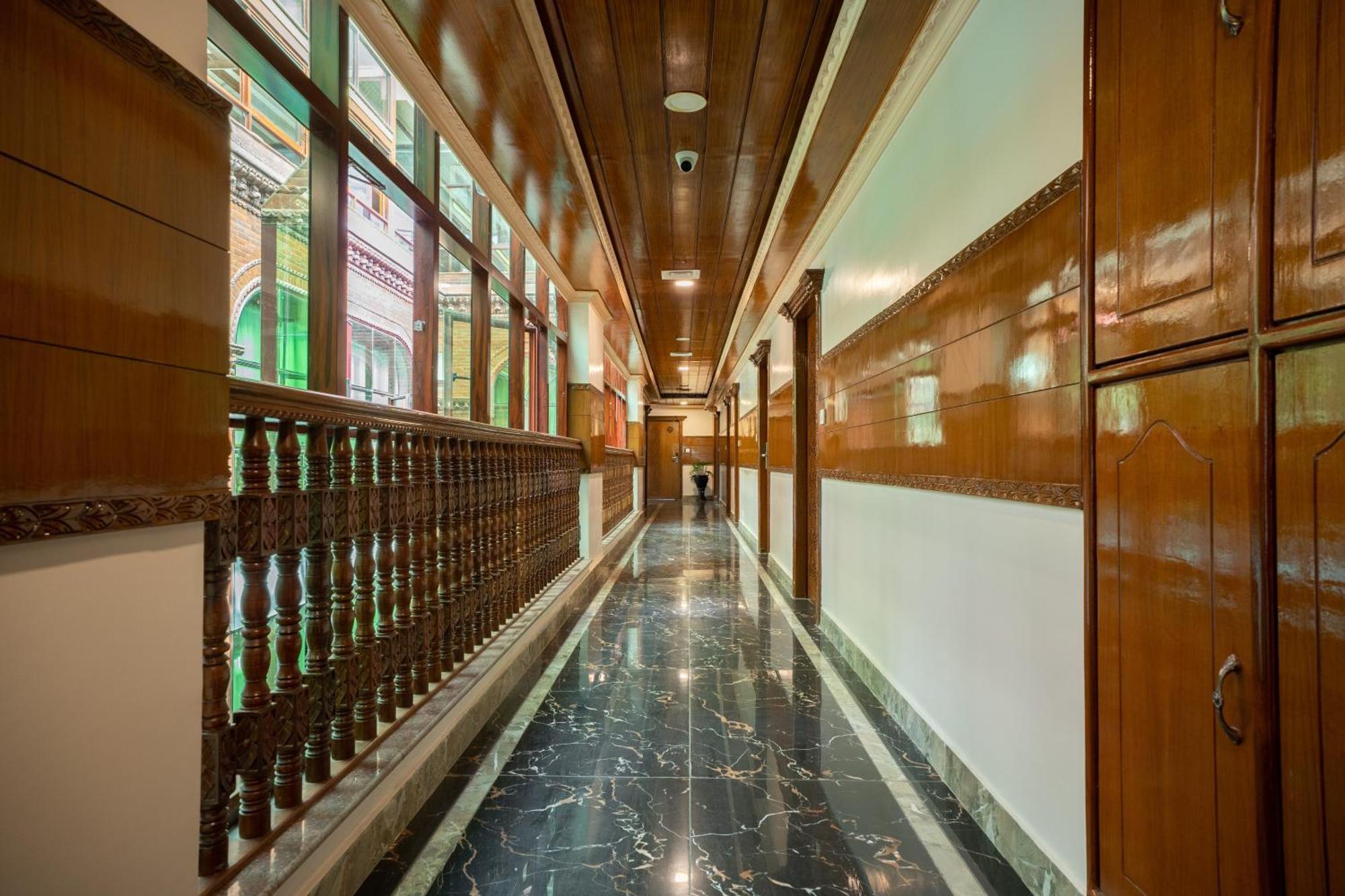 Surya Heritage Hotel Катманду Екстер'єр фото