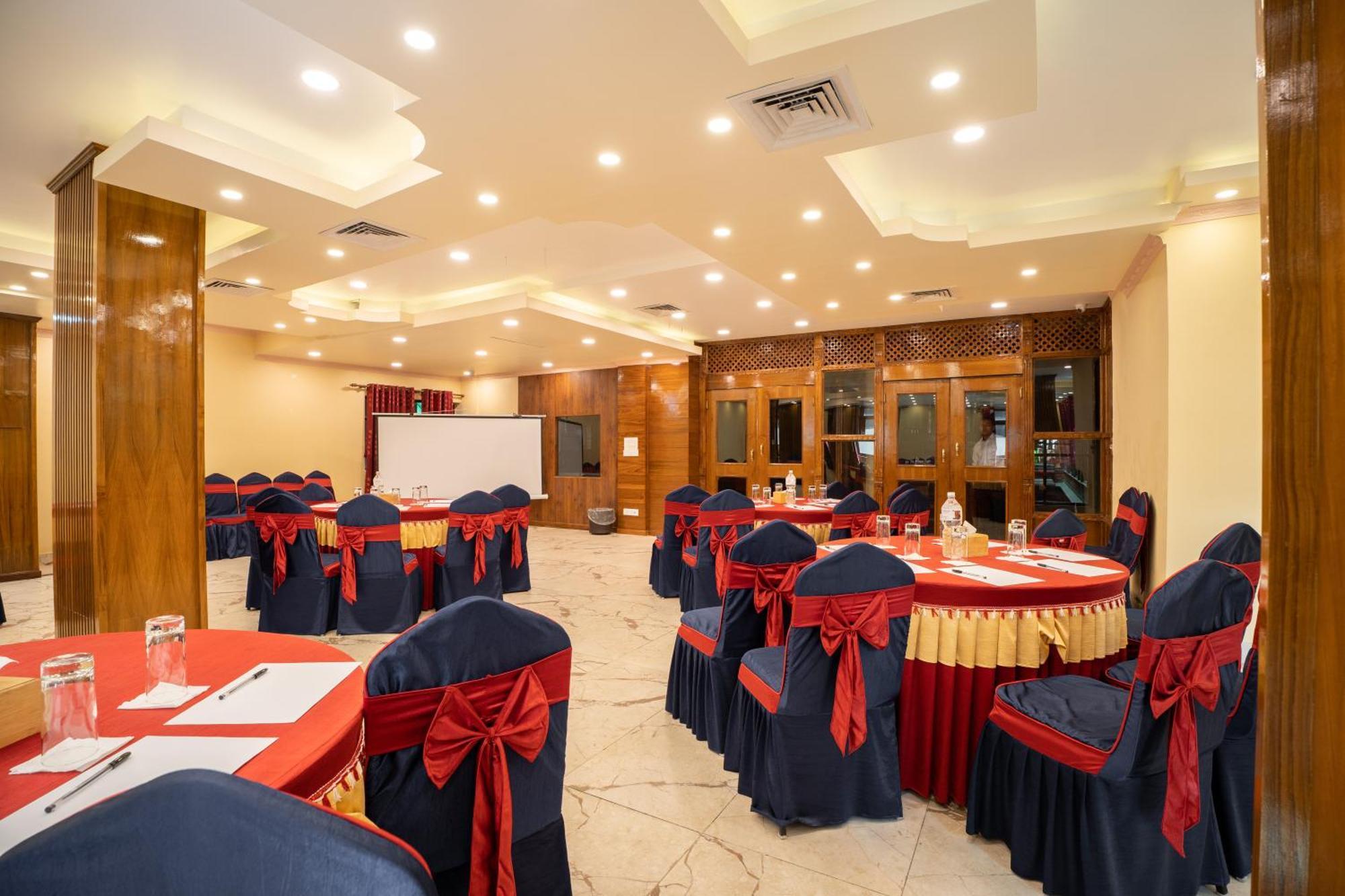 Surya Heritage Hotel Катманду Екстер'єр фото