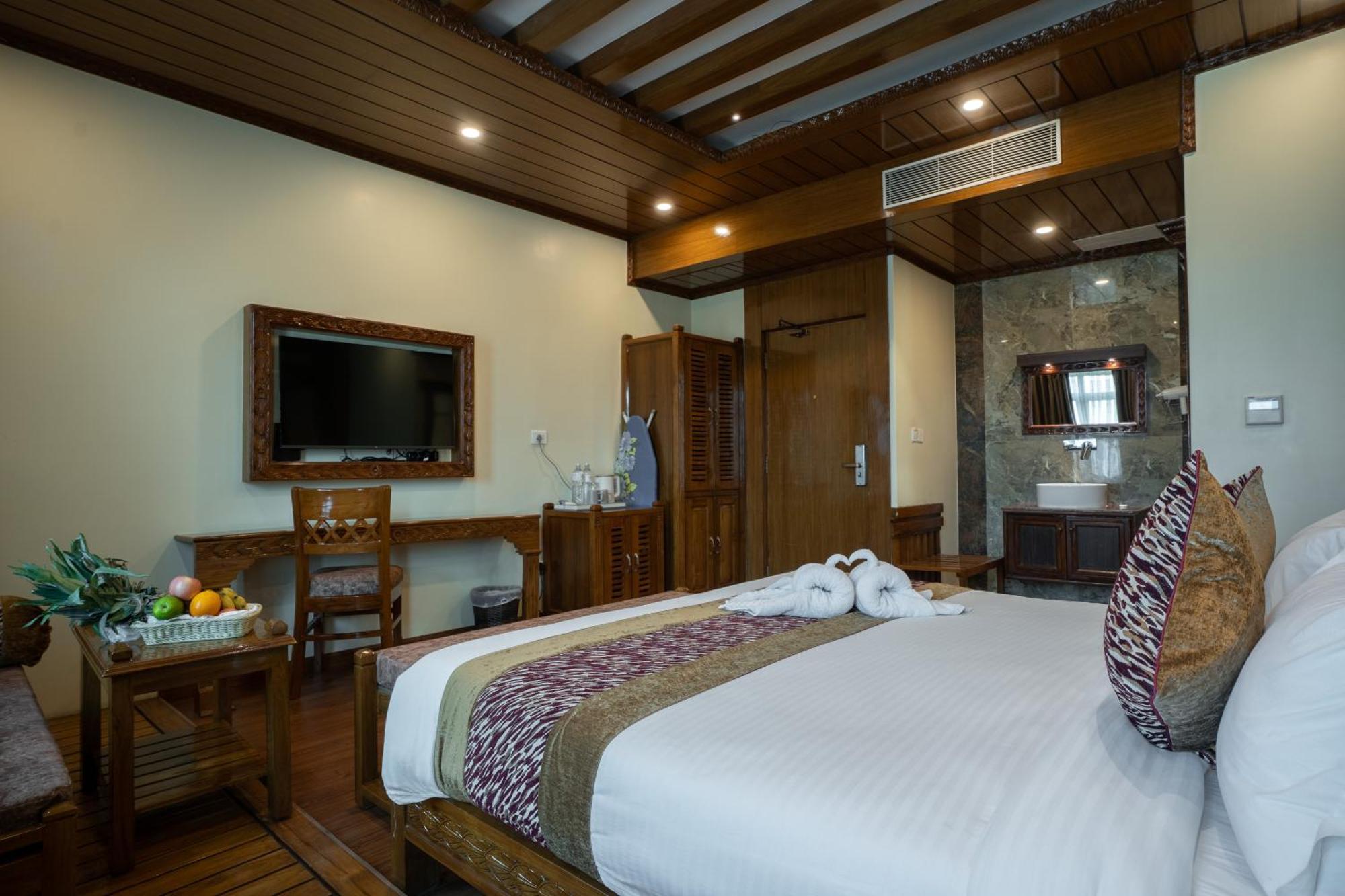 Surya Heritage Hotel Катманду Екстер'єр фото