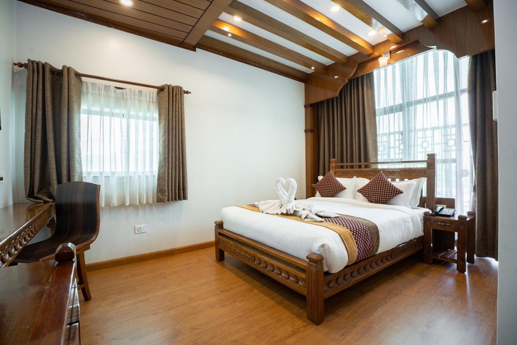 Surya Heritage Hotel Катманду Екстер'єр фото