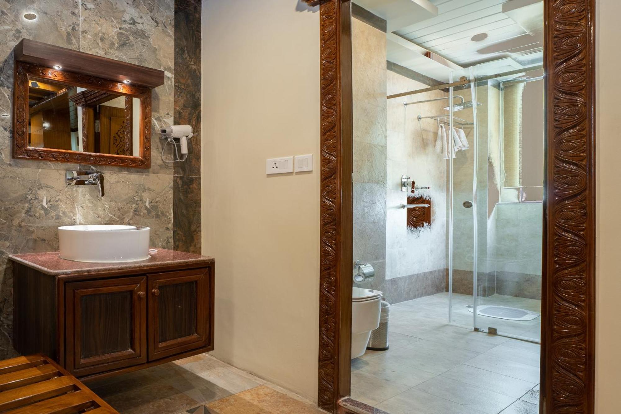 Surya Heritage Hotel Катманду Екстер'єр фото